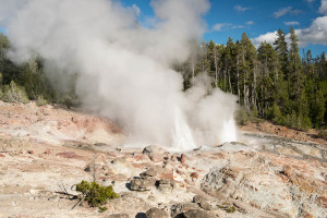 Steamboat Geyser - Yellowstone NP